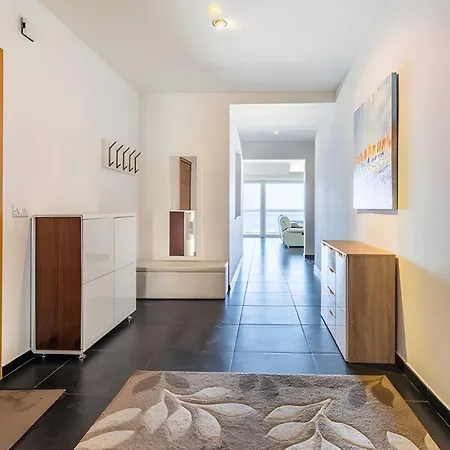 Luxury Coastal With Panoramic Views S9 سليمة