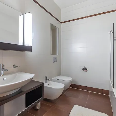 Luxury Coastal With Panoramic Views S9