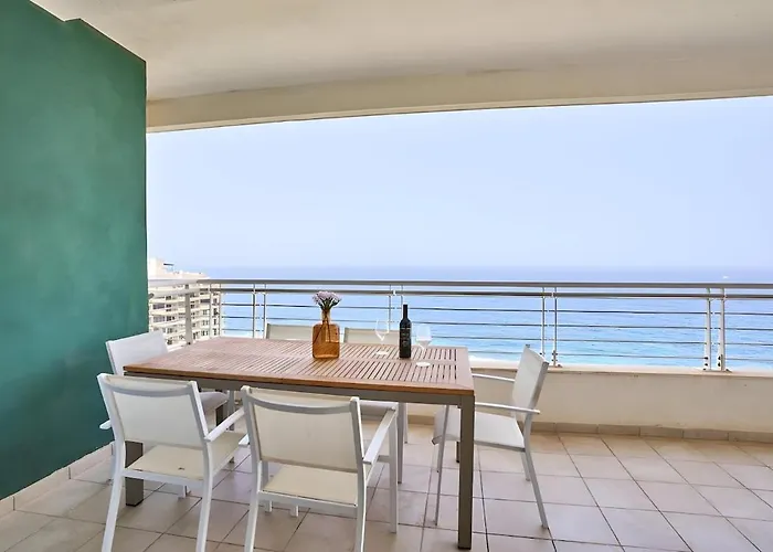 Luxury Coastal With Panoramic Views S9 *