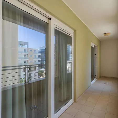 Luxury Coastal With Panoramic Views S9 斯利马