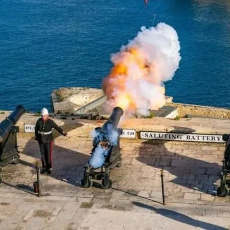 Luxury Coastal With Panoramic Views S9 *